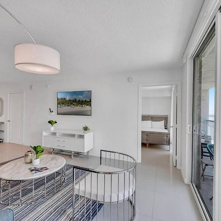 Luxurious Private Unit With Parking Apartment Miami Exterior photo