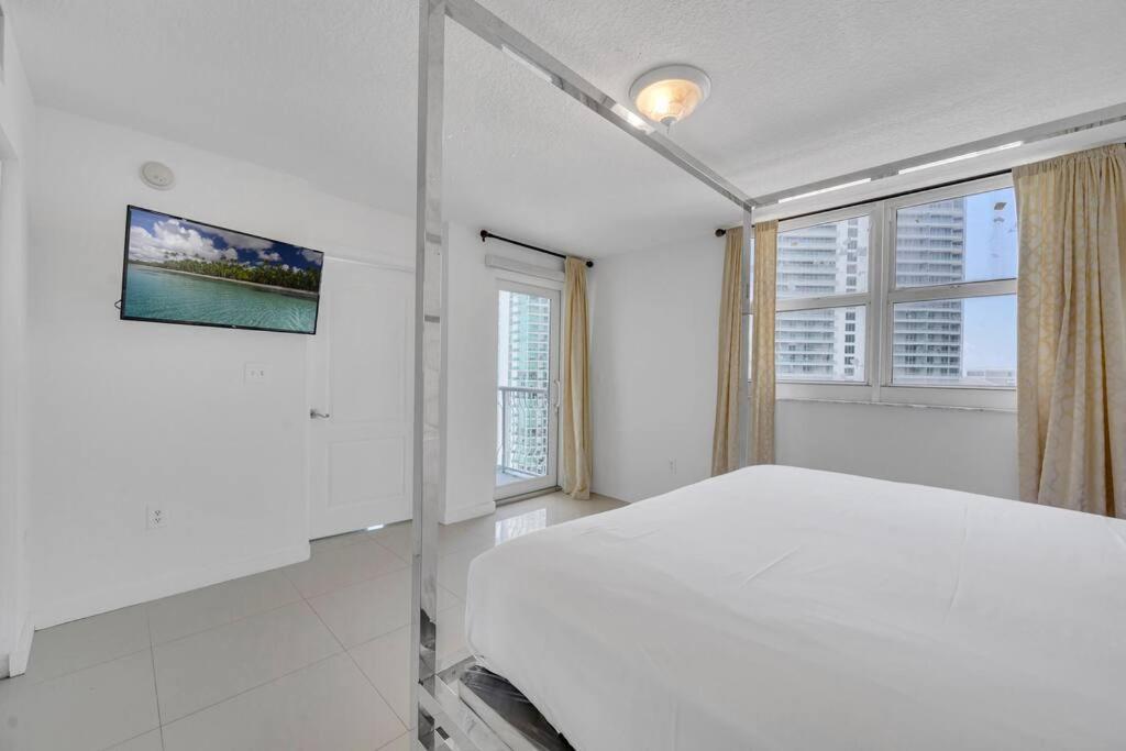 Luxurious Private Unit With Parking Apartment Miami Exterior photo