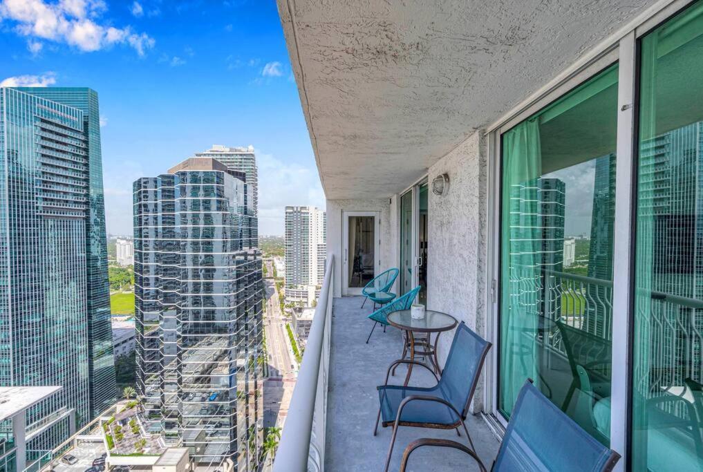 Luxurious Private Unit With Parking Apartment Miami Exterior photo