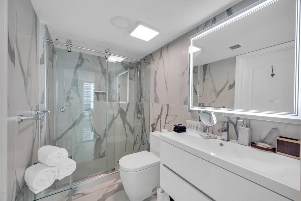Luxurious Private Unit With Parking Apartment Miami Exterior photo