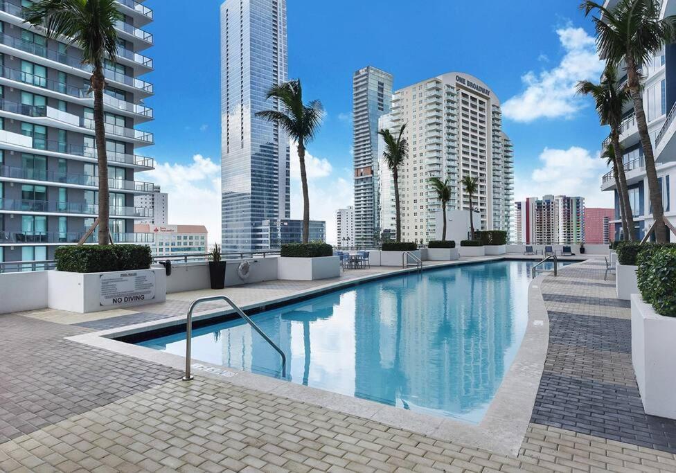 Luxurious Private Unit With Parking Apartment Miami Exterior photo