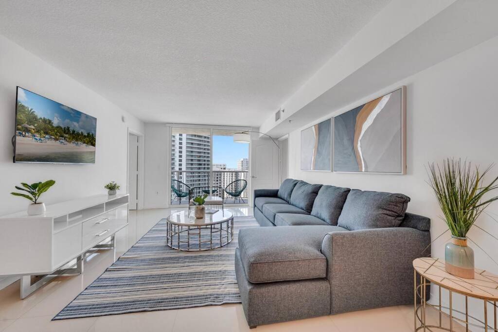 Luxurious Private Unit With Parking Apartment Miami Exterior photo