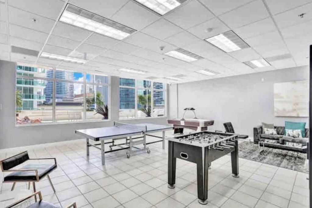Luxurious Private Unit With Parking Apartment Miami Exterior photo